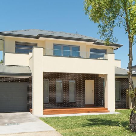 Rosewater Townhouses درومانا المظهر الخارجي الصورة